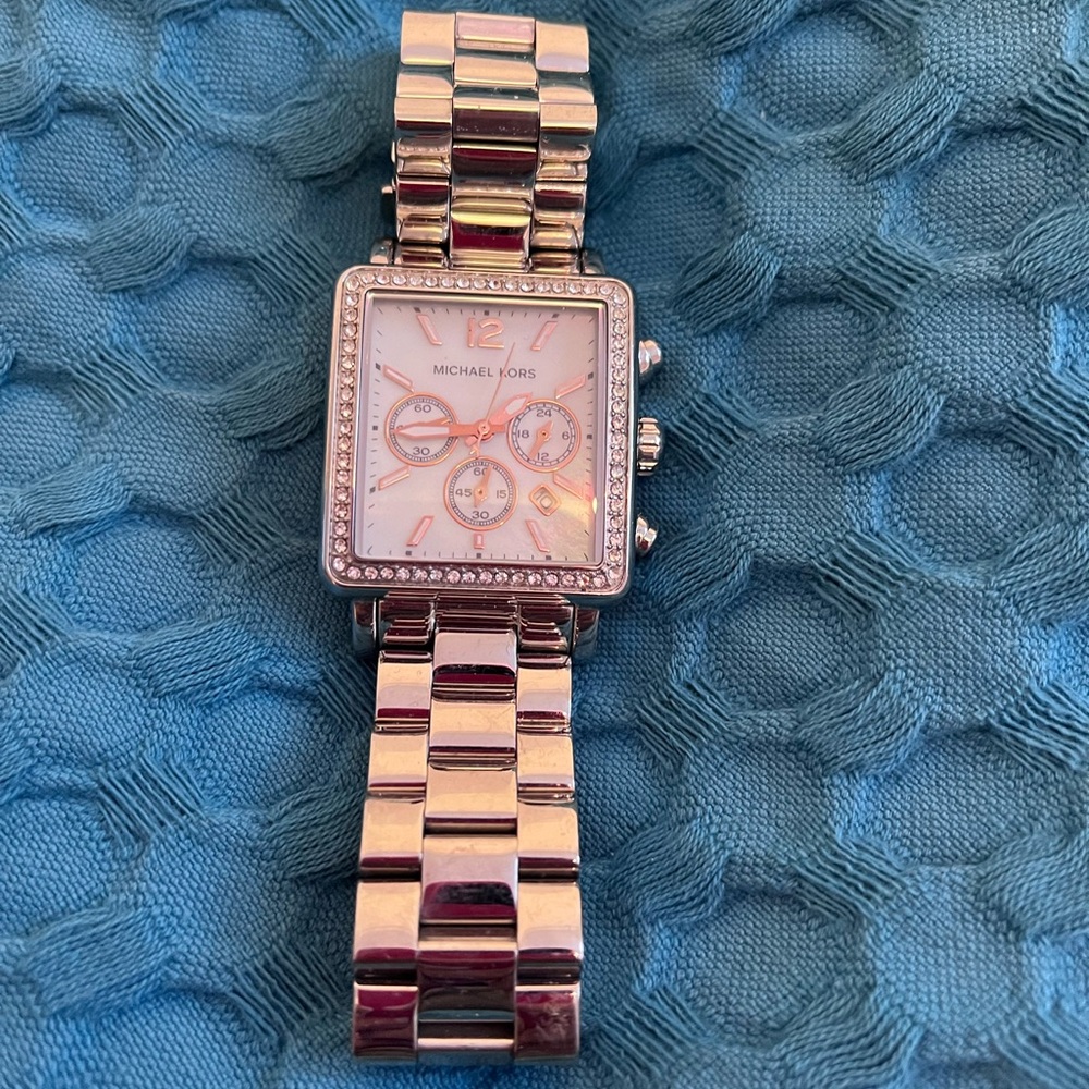 Michael Kors Pink Gold Square Watch⌚️